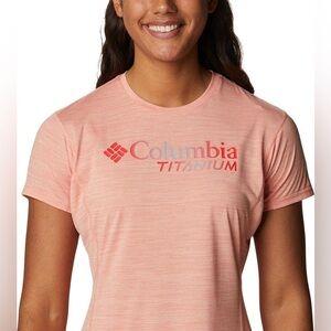 COLUMBIA Titan Pass™ Graphic Tee - Women's